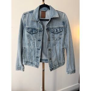 Gap Icon Denim Jacket in Light Denim Size XS